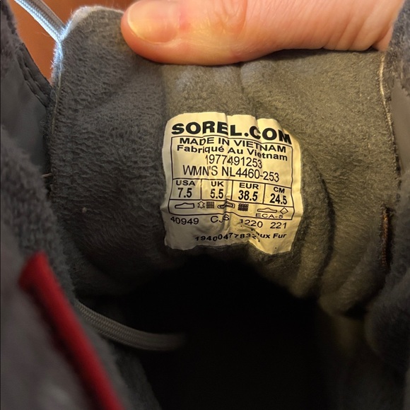 Sorel boots - Picture 5 of 6